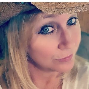 Meet your Posher, Gail